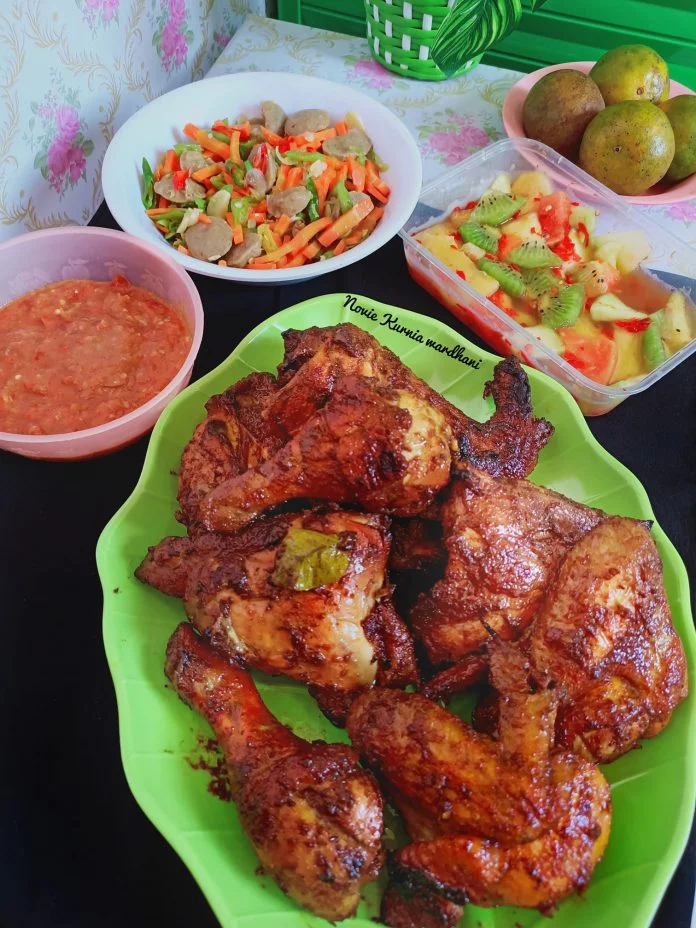 AYAM BAKAR PEDAS MANIS by Novie Kurnia Wardani AYAM BAKAR PEDAS MANIS by Novie Kurnia Wardani