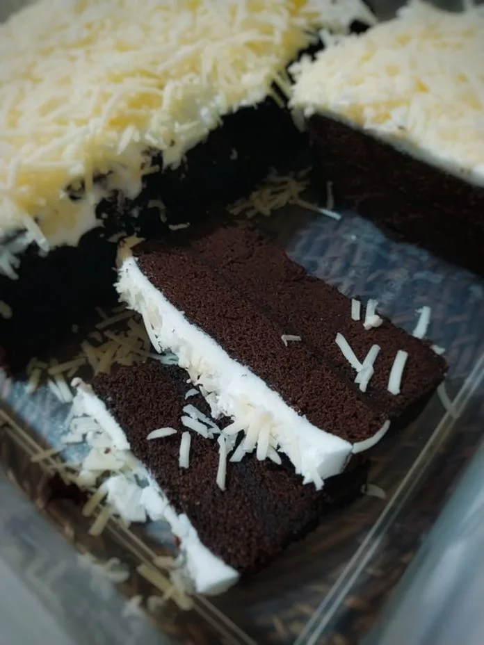 BROWNIES KUKUS PUTIH TELUR by Nita Andriani BROWNIES KUKUS PUTIH TELUR by Nita Andriani