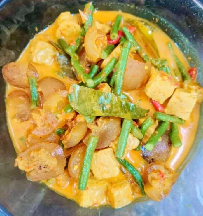 Gulai kikil by Nanda Sukesi