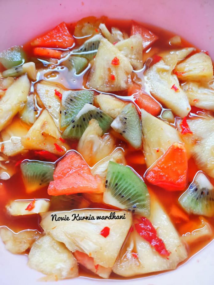 Resep Asinan Buah by Novie Kurnia Wardani