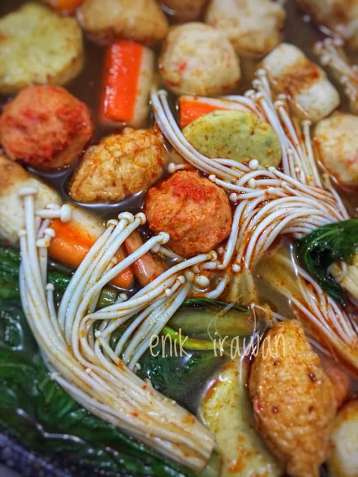 Resep Suki kuah Tomyam by Momy Dewanta Resep Suki kuah Tomyam by Momy Dewanta