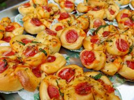 Roti Sosis Panggang pakai oven tangkring by Hery Kurniati