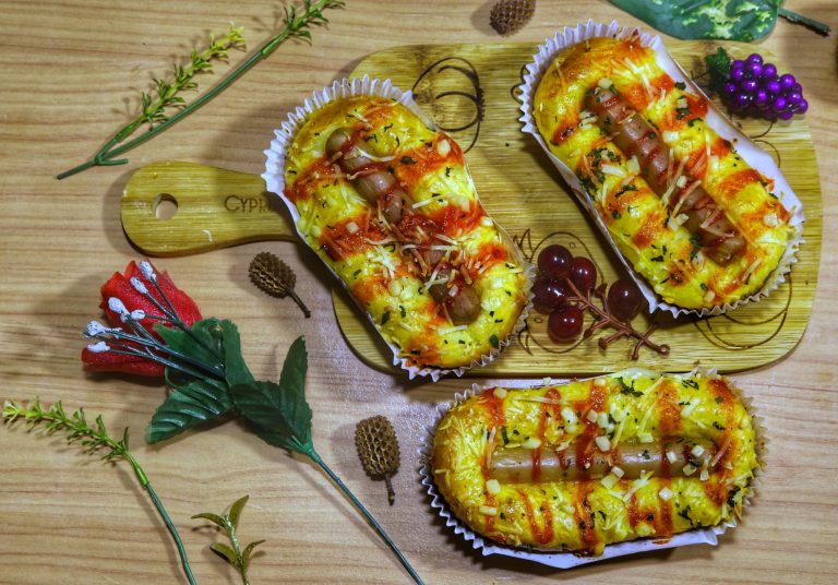 ide jualan Roti Sosis by Sri Harmanita