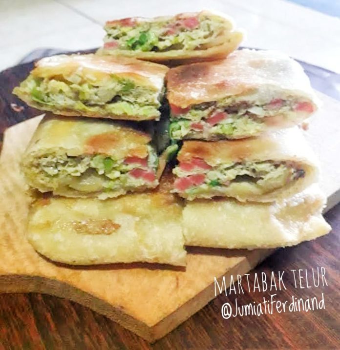 resep Martabak Telur by Bunda ReRe cocoknya makan yang hangat hangat