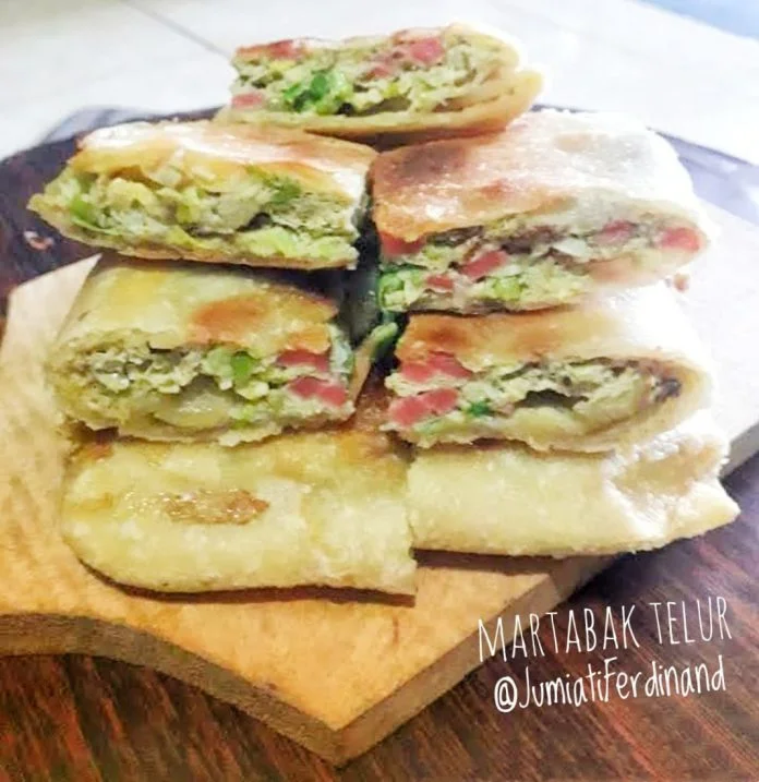 resep Martabak Telur by Bunda ReRe cocoknya makan yang hangat hangat