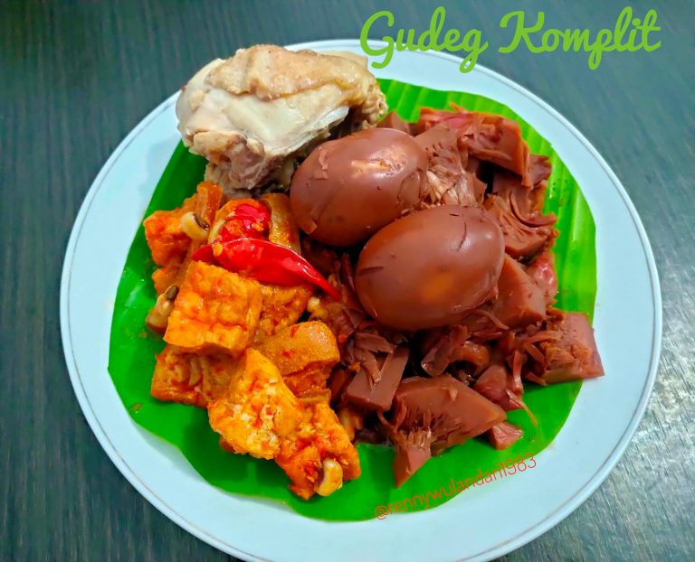 Gudeg dan Bacem Telor by Renny Wulandari