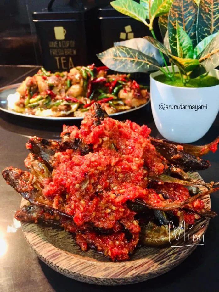 Balado Ikan Salai (asap) Selais by Arum Darmayanti