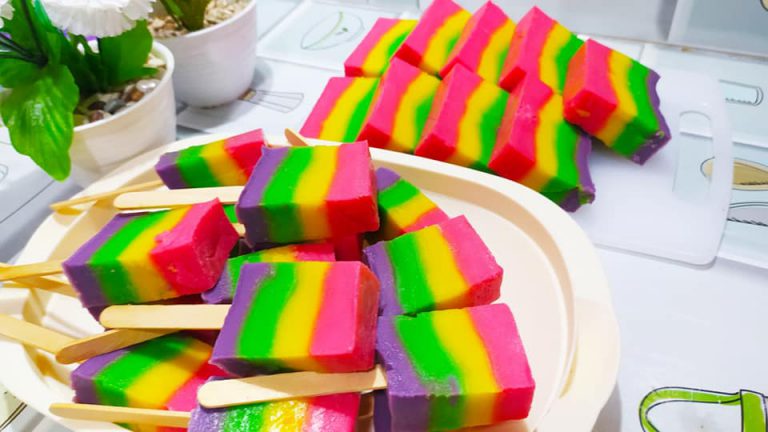 ES LAPIS PELANGI (ES GABUS PELANGI) by Syamsiroh Difah