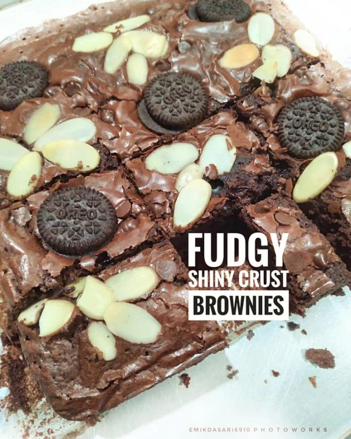 Fudgy Shiny Crust Brownies by Emilda Sari 2