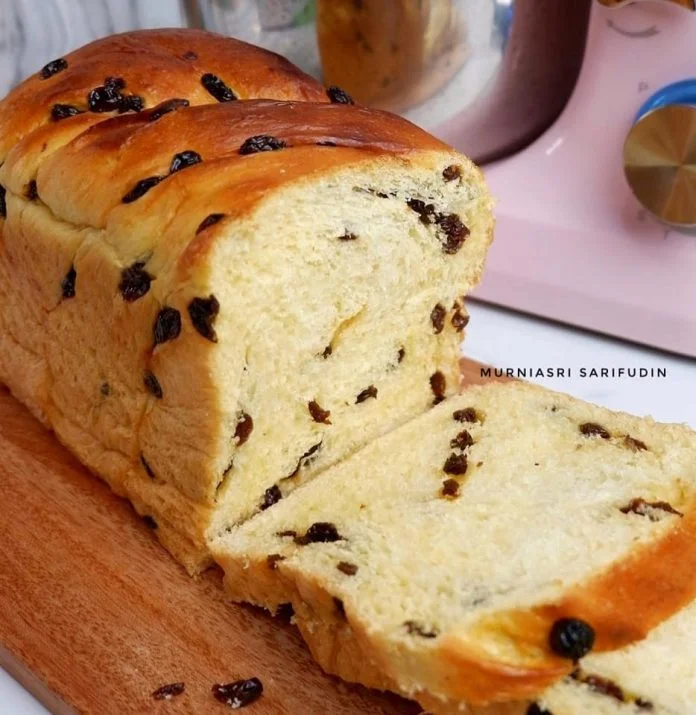 Favorit untuk sarapan RAISINS BREAD ROTI KISMIS by Nadya Adzra Favorit untuk sarapan RAISINS BREAD/ ROTI KISMIS by Nadya Adzra