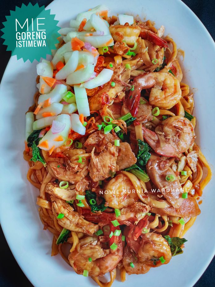 MIE GORENG favorit suami by Novie Kurnia Wardani