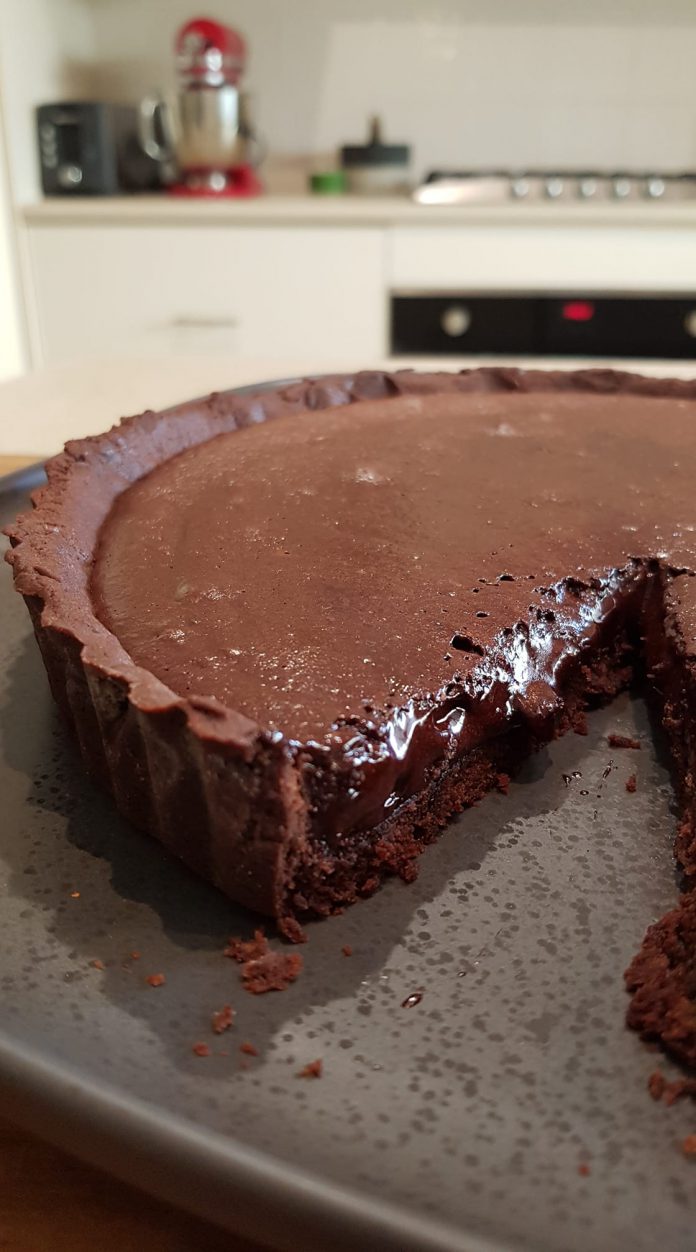 Pie Coklat by Ami Amalia