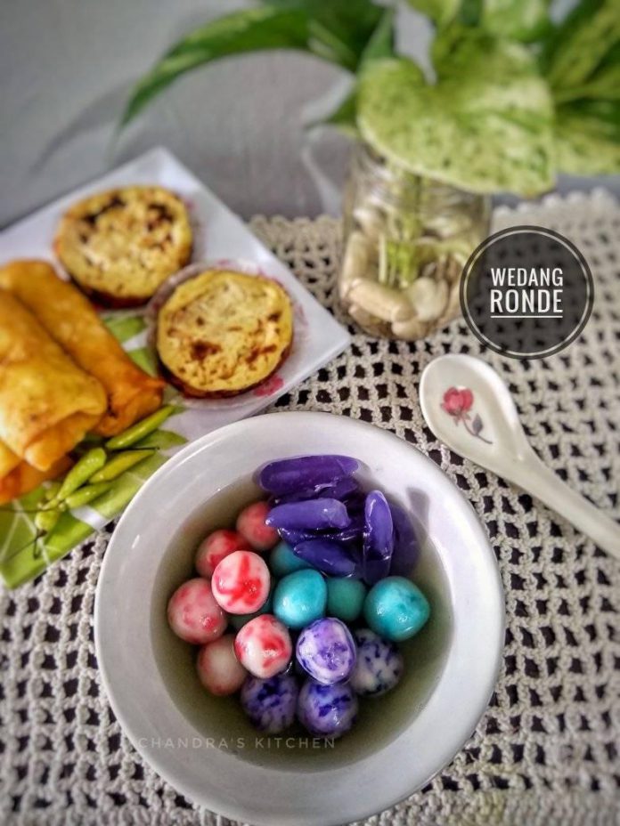 Sajian hangat di kala hujan WEDANG RONDE by Meitiara Chandrasari