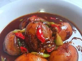 Semur telur versi pakai santan by Dapurnya Anggie