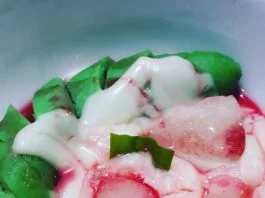 manis legit dan gurih Es Pisang Ijo by Ayhue Unyuunyu Chum