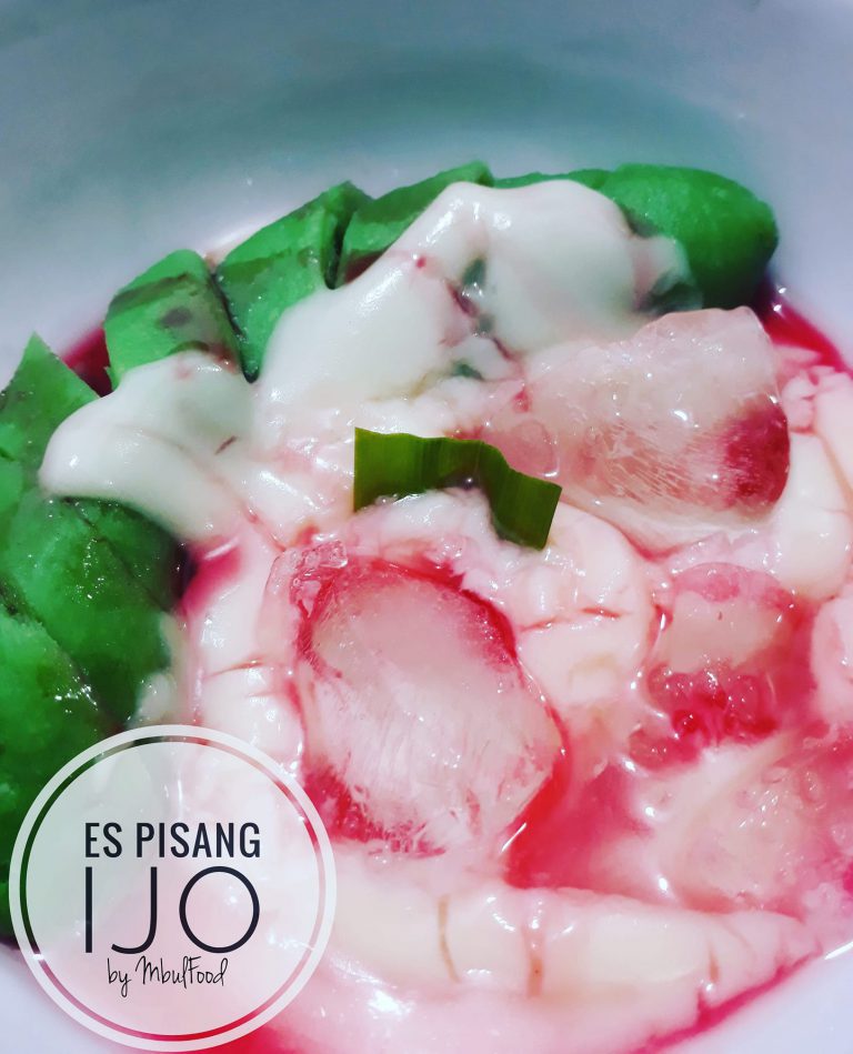 manis legit dan gurih Es Pisang Ijo by Ayhue Unyuunyu Chum