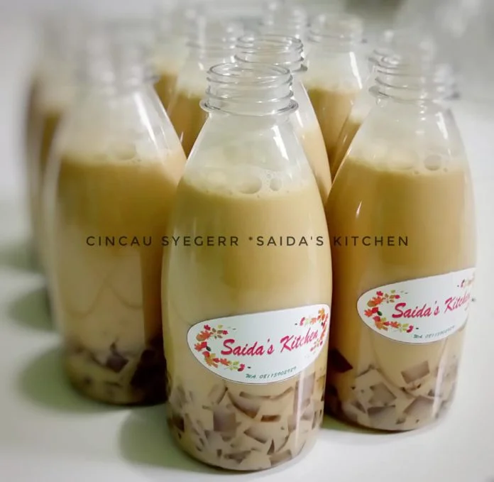 musim minuman dijual dalam kemasan botol CINCAU SEGERR by Saida Darajat