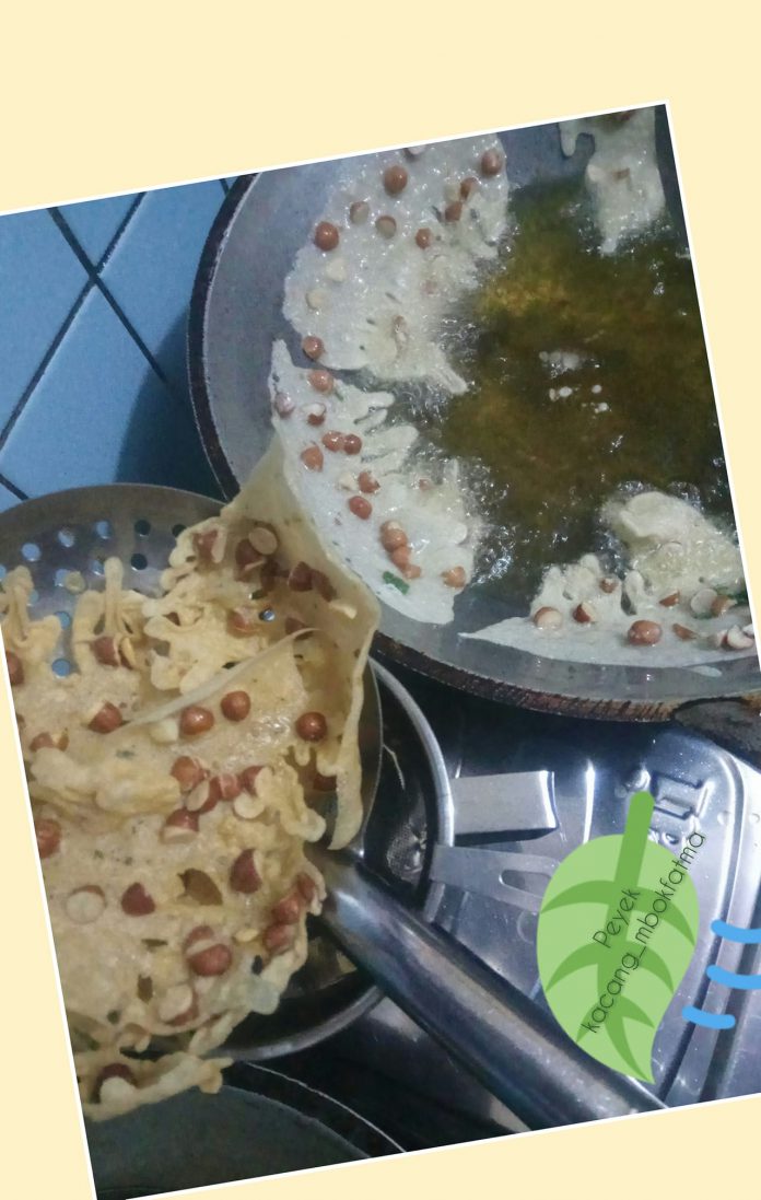 nggak ada bosennya PEYEK KACANG by Yuni Fatmawati