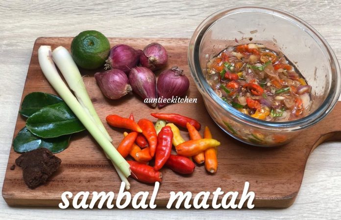 sambal khas Bali Sambal Matah by Auntiec Auntiec rasanya khas dan ngangenin.