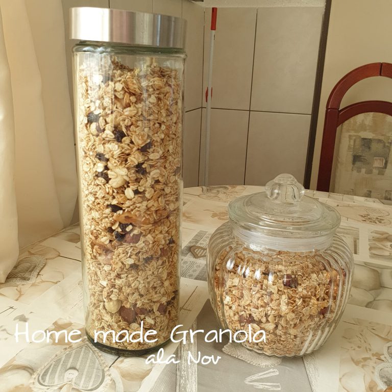 variasi oatmeal dengan Granola homemade by Novia Deniz