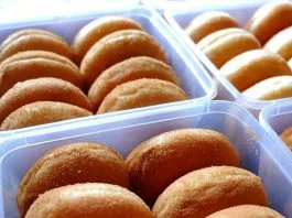 DONAT KENTANG TOPPING GULA PALEM/ PALM SUGAR by Murniasri Sarifudin