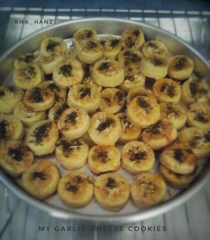 GARLIC CHEESE COOKIES by Rna Hanz