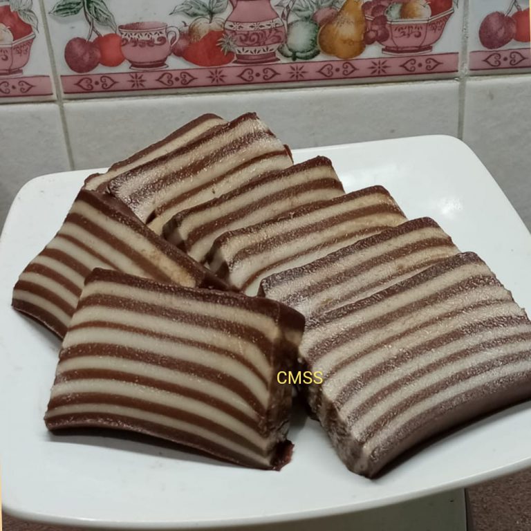 Lapis coklat by Catharina Maria Sri Sumarti