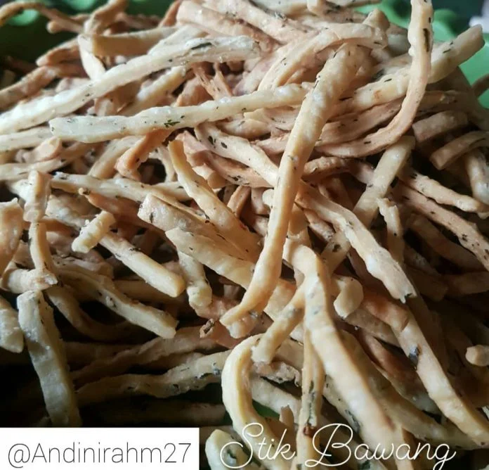 Resep super simple dan ekonomis STIK BAWANG by Andini Rahmawati