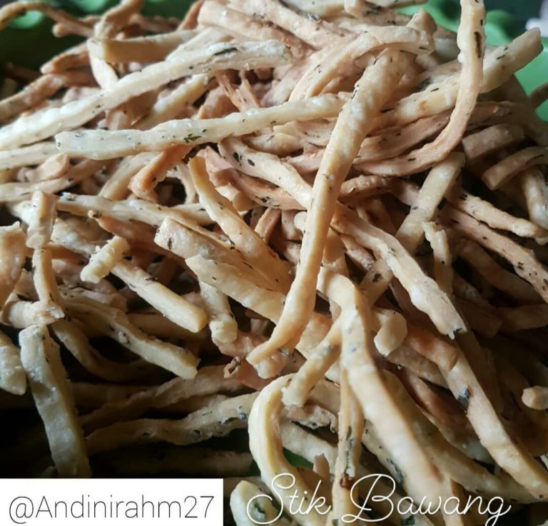 Resep super simple dan ekonomis STIK BAWANG by Andini Rahmawati
