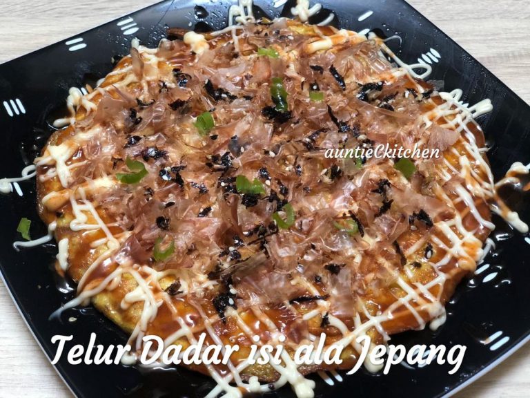 Telur Dadar Isi dengan saus Jepang by AuntieC AuntieC