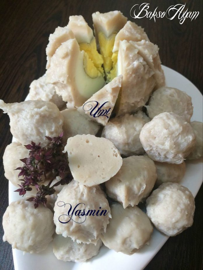 Tetap kenyal meski tanpa kimia BAKSO AYAM by Fah Umi Yasmin Tetap kenyal meski tanpa kimia BAKSO AYAM by Fah Umi Yasmin