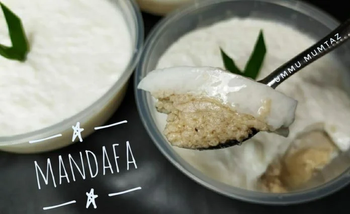 cooking Mandafa kue khas bugis by Tien Ros