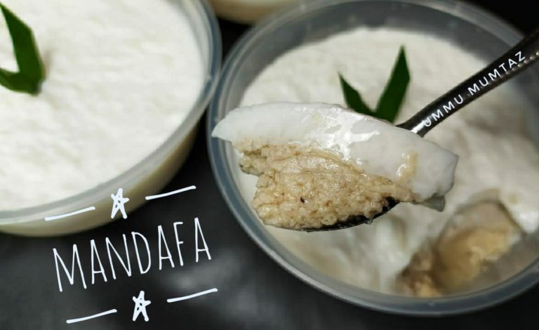 cooking Mandafa kue khas bugis by Tien Ros