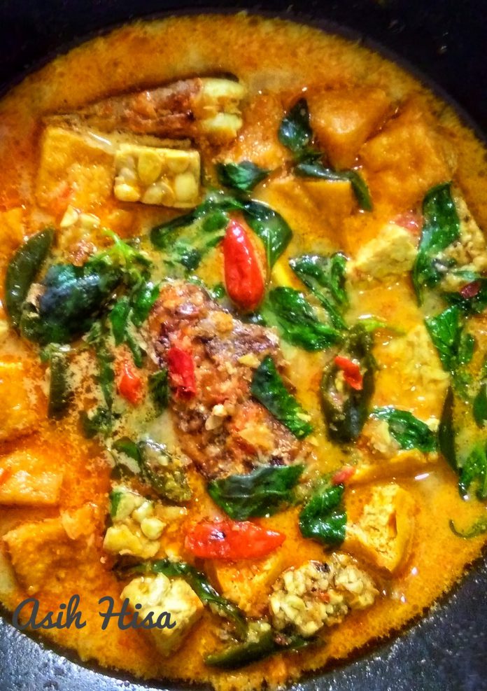 kreasi ikan panggang (ikan asap) Jangan pedes by Asih Hisa