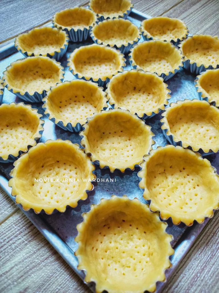 lembut dan renyah Resep Kulit Pie Non Telur by Novie Kurnia Wardani