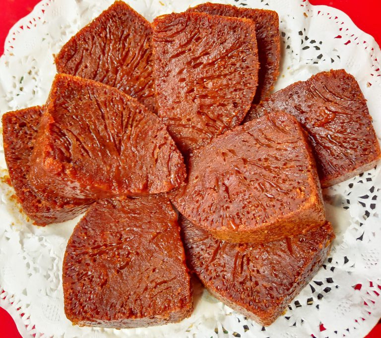 BOLU SARANG SEMUT by Yulia Dwi S