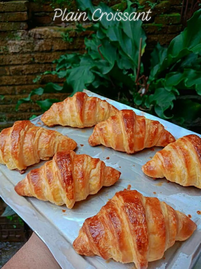 Hanya menyalurkan hobi Plain Croissant by Dodik Aprianto 1 Hanya menyalurkan hobi Plain Croissant by Dodik Aprianto 1