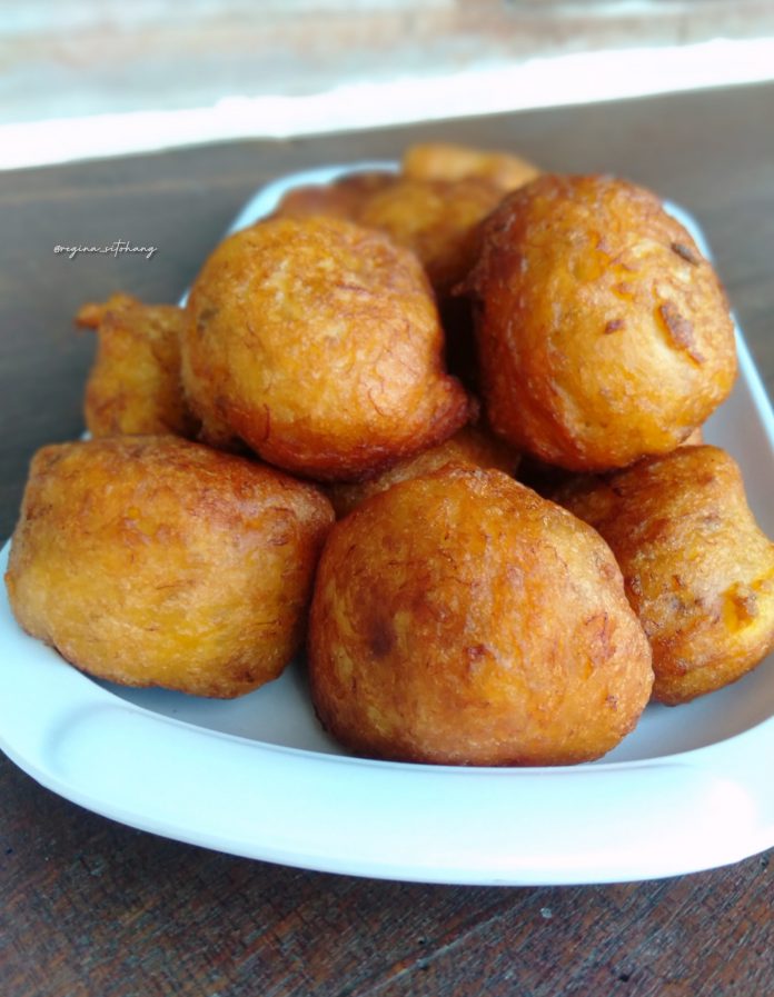 Kriuk luarnya tapi lembut di dalam GODOH GODOH PISANG by Regina 1 Kriuk luarnya tapi lembut di dalam GODOH GODOH PISANG by Regina 1