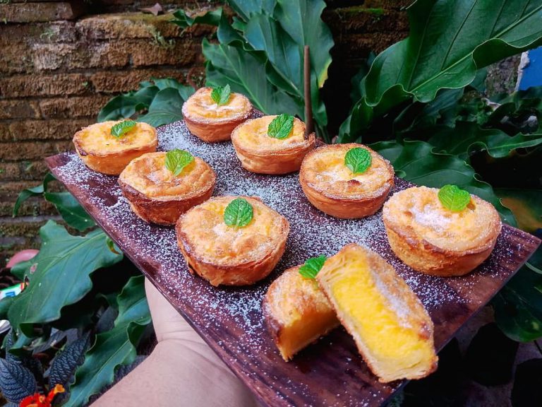 Portuguese Egg Tart by Dodik Aprianto