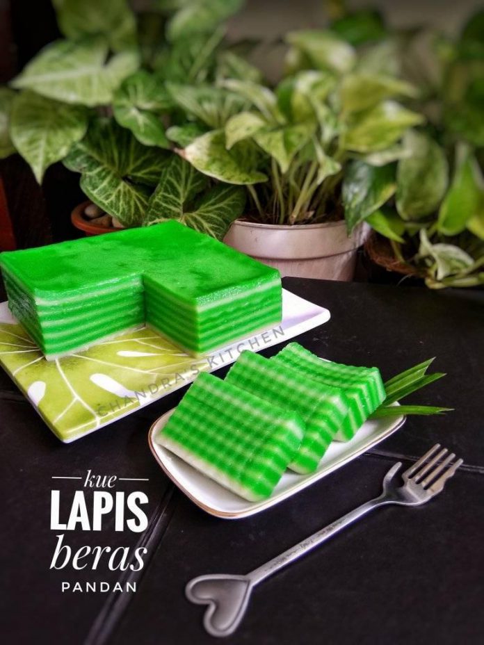 KUE LAPIS BERAS PANDAN by Meitiara Chandrasari KUE LAPIS BERAS PANDAN by Meitiara Chandrasari