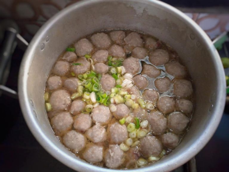 Resep Kuah Bakso by Diyah Nafisa