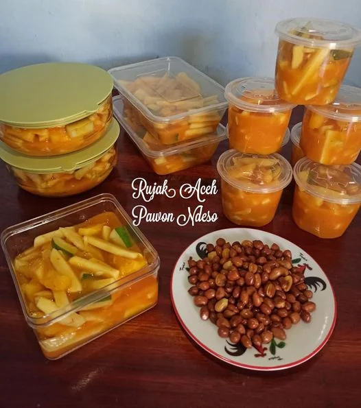 bikin yang segar-segar RUJAK ACEH by Afrillya Lya Lilysari