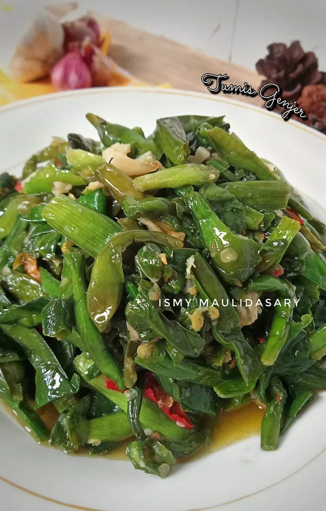 dia istimewa Tumis Genjer by Ismy Maulidasary