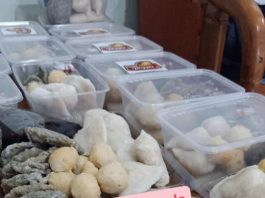 makanan khas wong Kito galo resep pempek tenggiri by Umi Kuswati