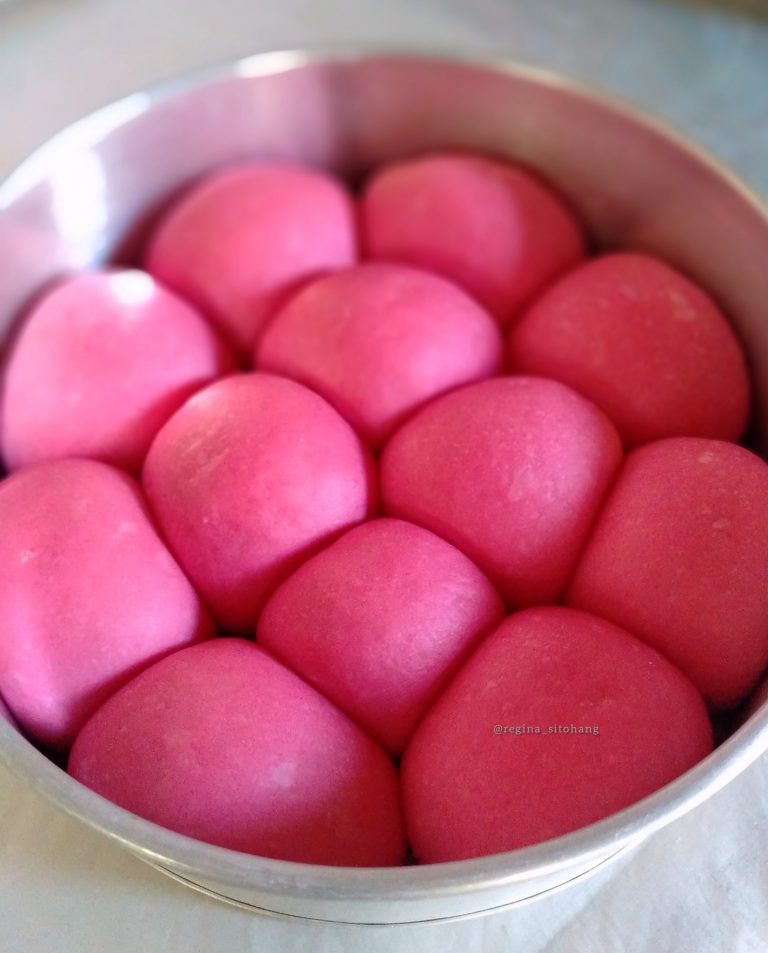 pasti enak dan lembut sampai besok ROTI SOBEK KUKUS by Regina