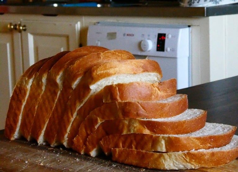 TIDAK PUNYA MIXER ROTI? MALAS MENGULENI? by Dapursicongok Dapursicongok