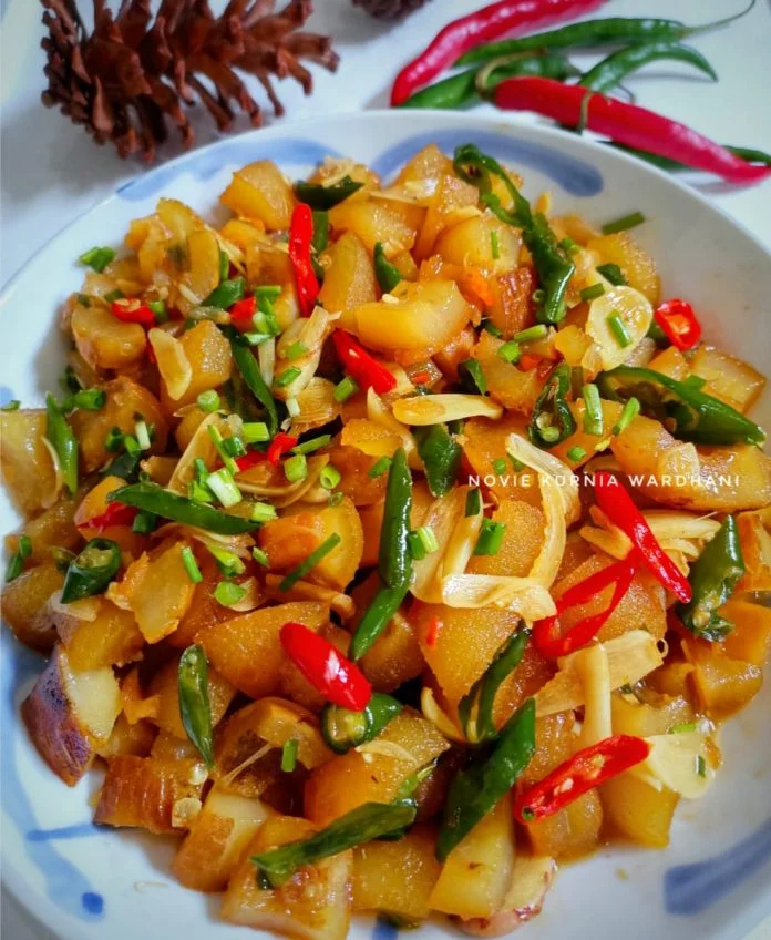 TUMIS CECEK KULIT SAPI LOMBOK IJO by Novie Kurnia Wardani TUMIS CECEK/KULIT SAPI LOMBOK IJO by Novie Kurnia Wardani