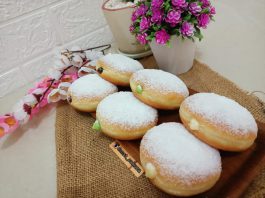 camilan yang sempat viral donat bomboloni by Donat Sakura Makassar