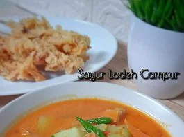 keluarga suka Sayur Lodeh Campur by Ismy Maulidasary