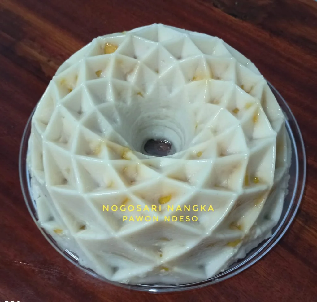 di Kalimantan sih namanya 'pais'.